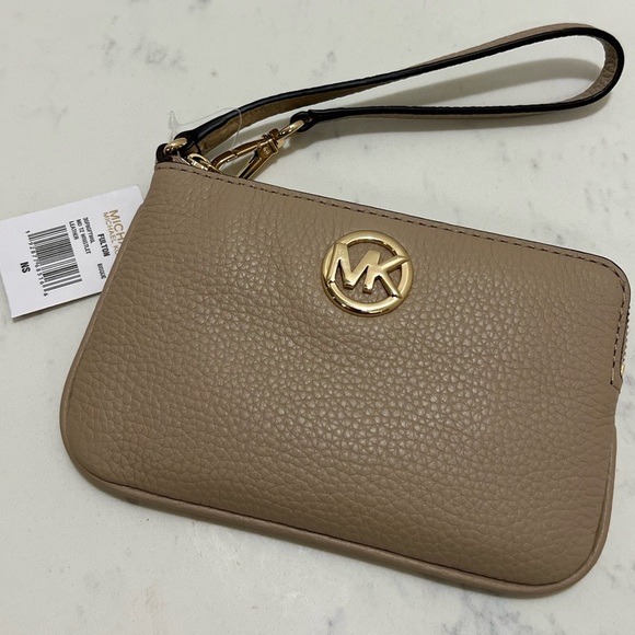 Michael Kors Handbags - Michael Kors Tan Wristlet